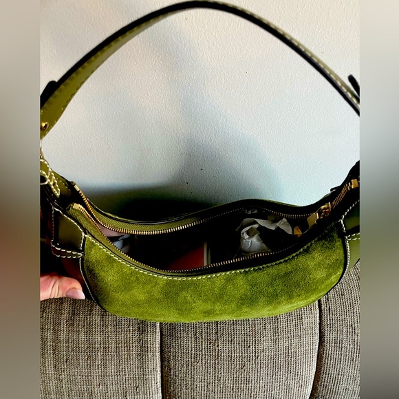 MK Small Suede Crescent Shoulder Bag 💚 - Picture 5 of 6
